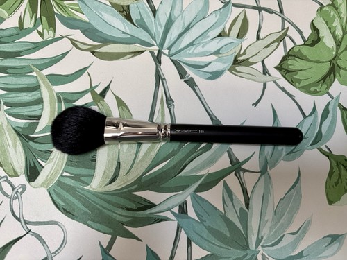Mac cosmetics 150 real - mac, hair