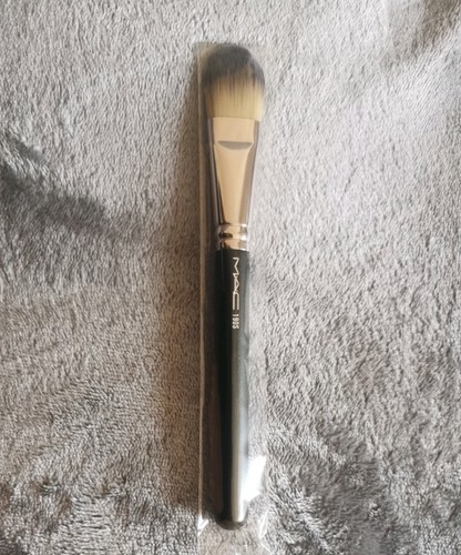 Mac 190s foundation brush flat - foundation,