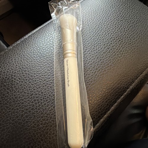 Mac serum moisturiser brush - &,