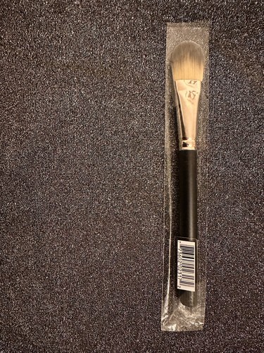 Mac foundation brush - brush, new