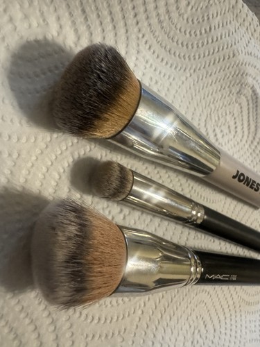 Jones road everything brush - jones,